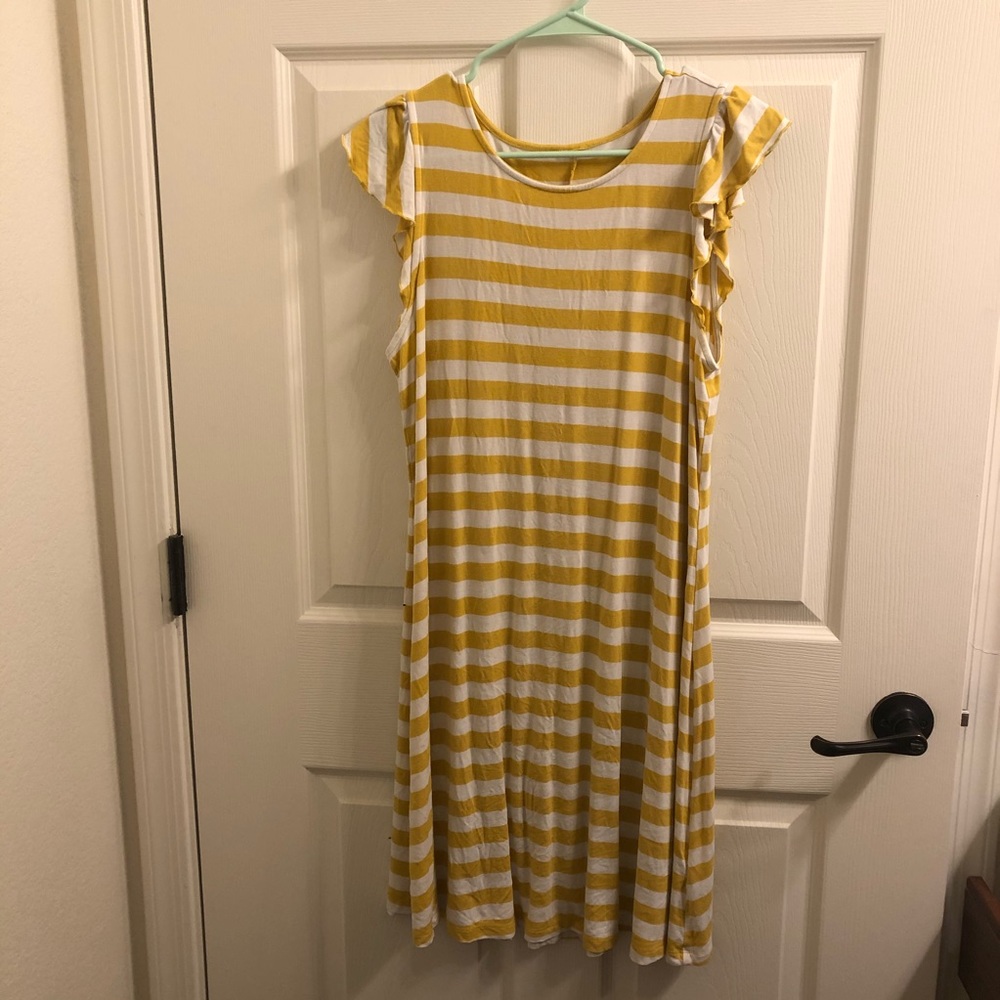 Old navy flutter sleeve striped dress